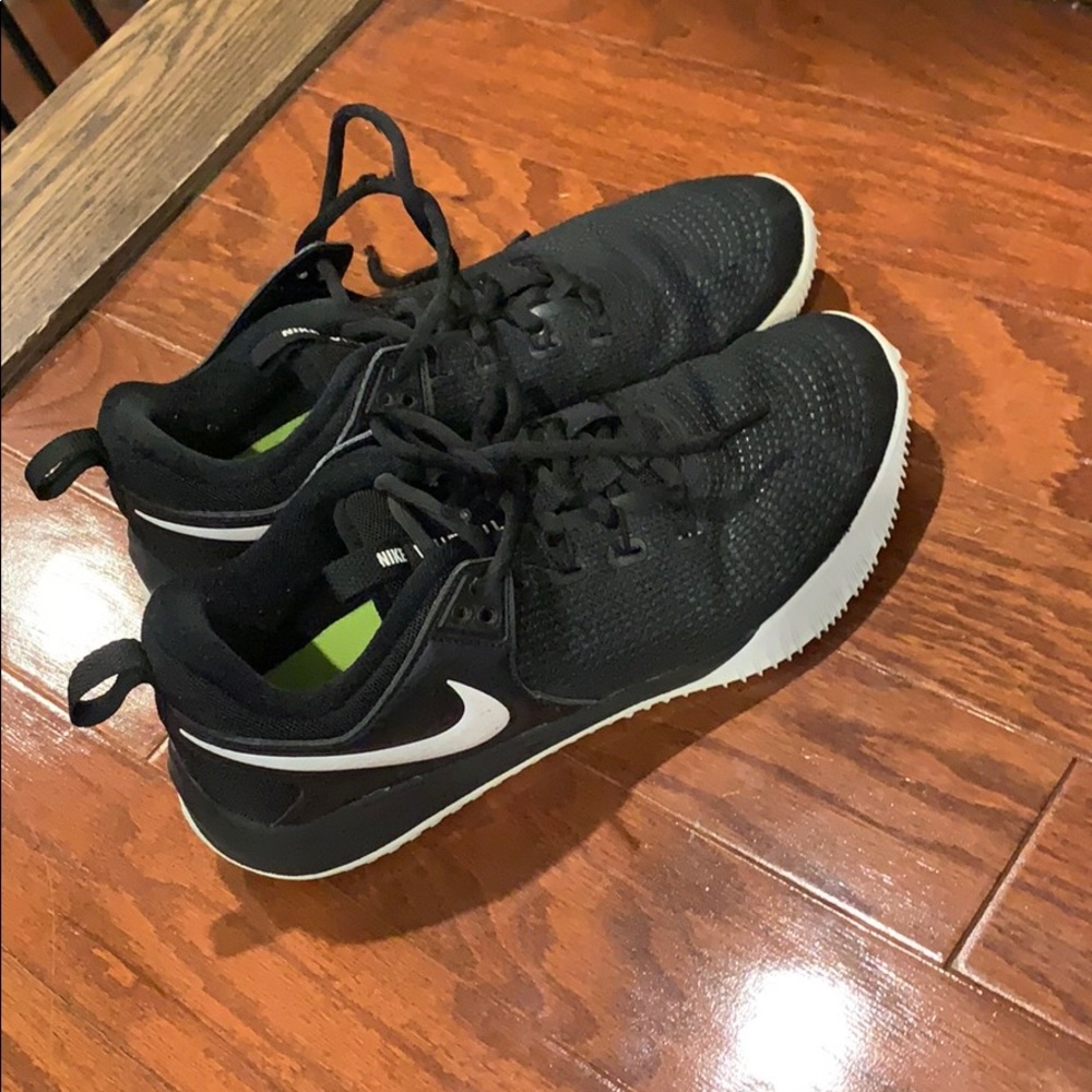 Black nike volleyball shoes